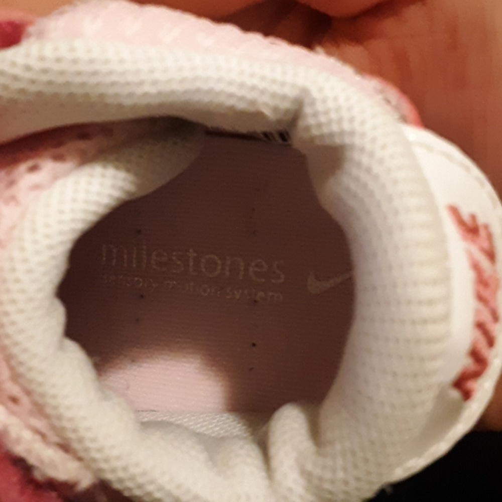 Babygirl Nike shoes 2c - Picture 5 of 5